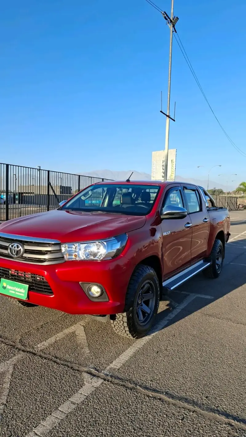 Toyota Hilux "SR" 2019 (4x4) - 3