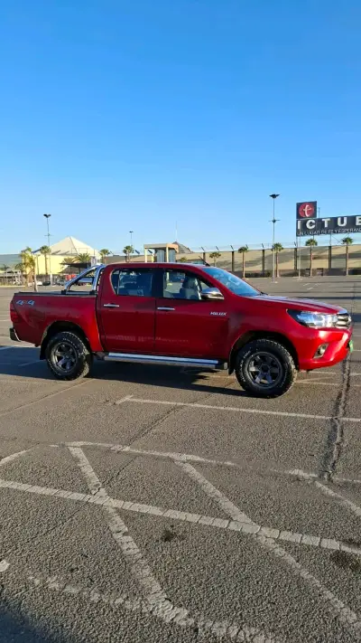 Toyota Hilux "SR" 2019  (4x4) - miniatura 6