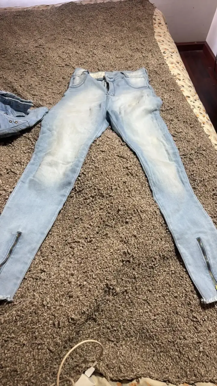 Jeans celestes con zippers - 1