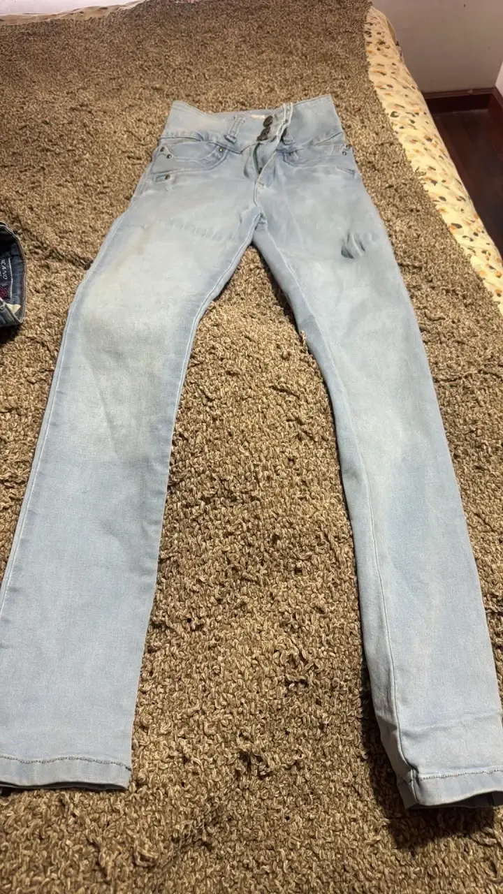 Jeans celestes con zippers - 2