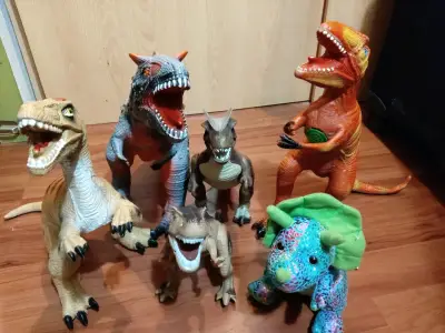 Set de dinosaurios de juguete - miniatura 3