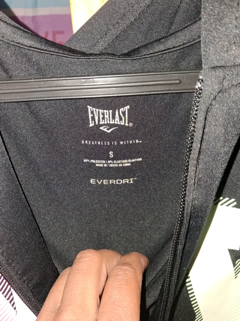 Polerón Everlast con capucha negro - 3