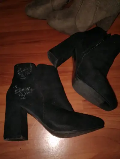 Botines de mujer negros y marrones - miniatura 2
