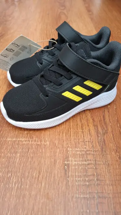 Zapatillas negras de niño nuevas - miniatura 2