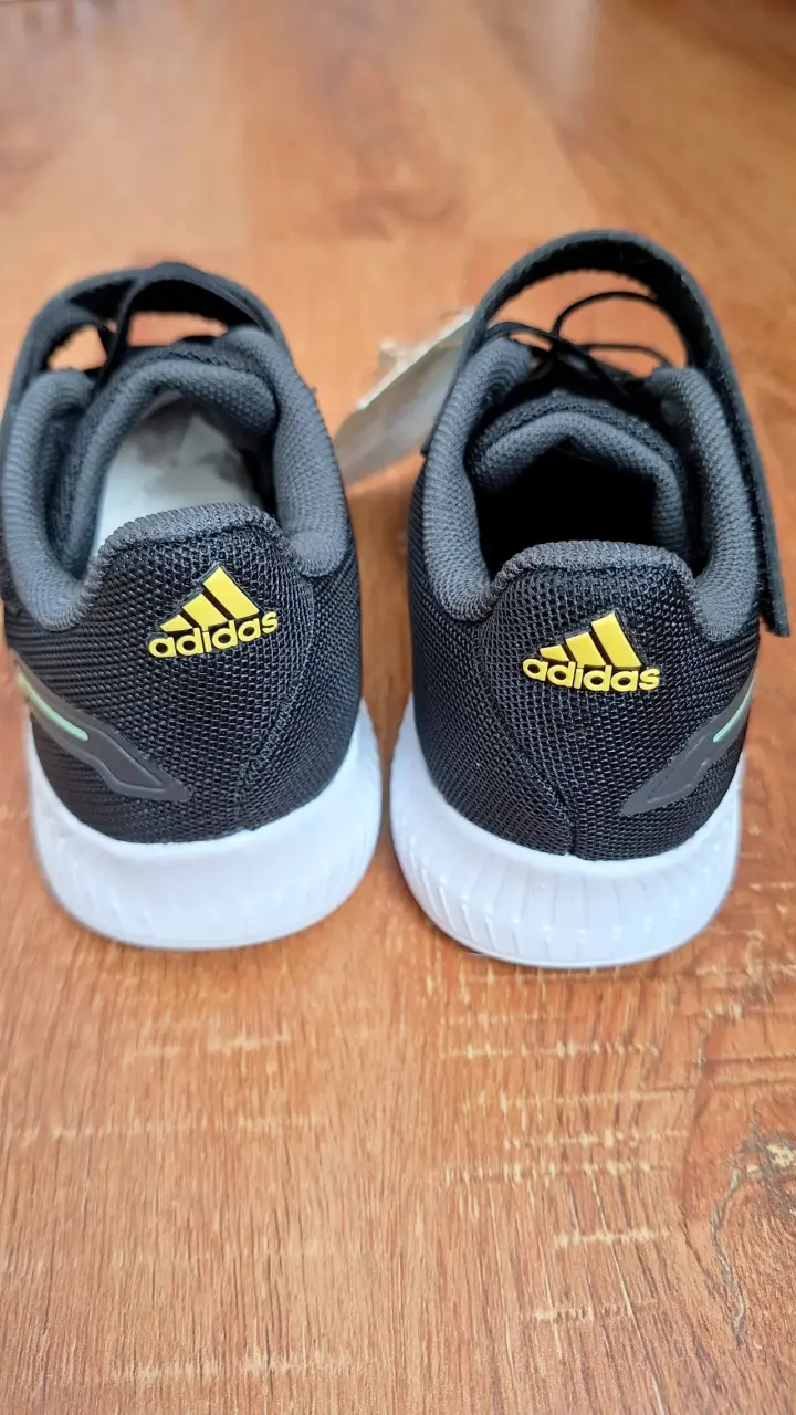 Zapatillas negras de niño nuevas - 5