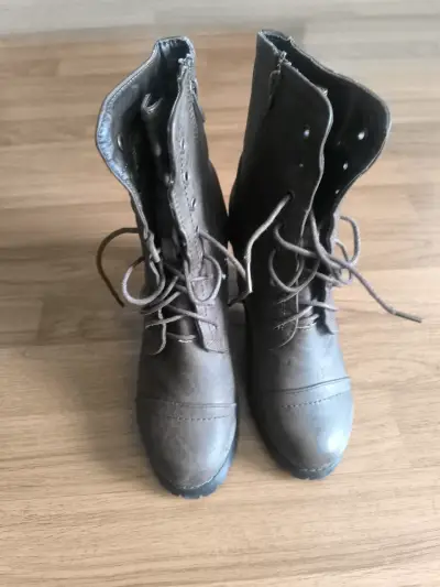 Botines de cuero marrón con tacón - miniatura 2