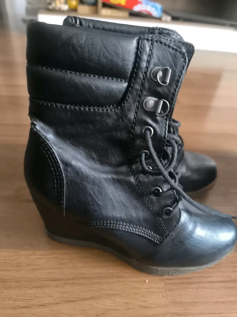 Botas negras de cuero - 2