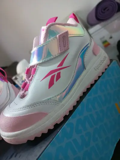 Zapatillas infantiles Reebok rosadas - miniatura 3