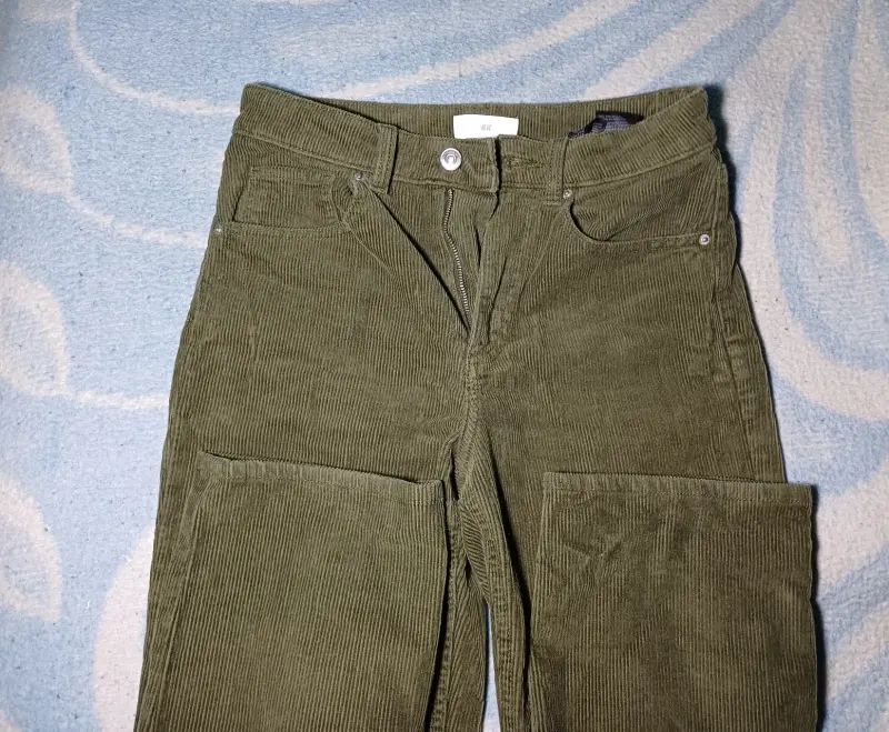Pantalón de cotele verde oliva HYM - 1