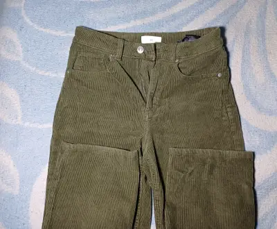 Pantalón de cotele verde oliva HYM - miniatura 1