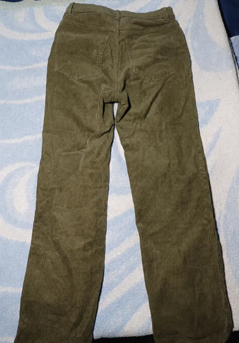 Pantalón de cotele verde oliva HYM - 4