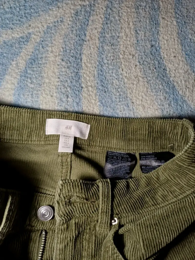 Pantalón de cotele verde oliva HYM - 5