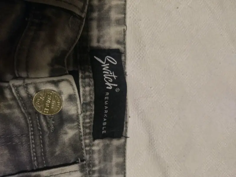 Jeans chort gris estilo desgastado - 2