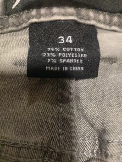Jeans chort gris estilo desgastado - miniatura 3
