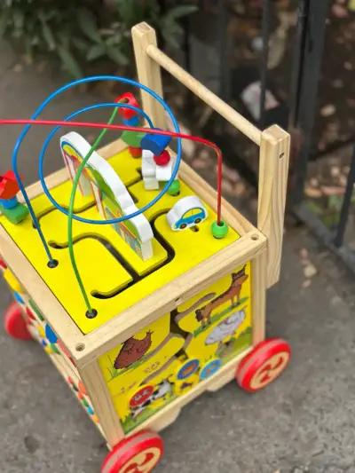 Andador carrito de madera infantil - miniatura 3