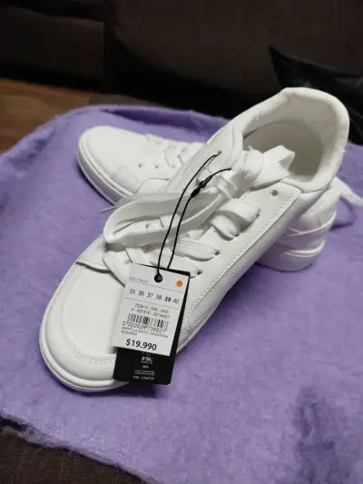 Zapatillas blancas nuevas - miniatura 6
