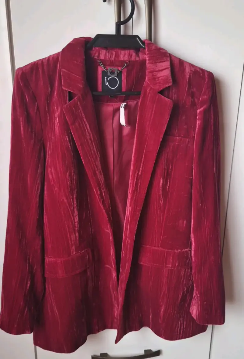 Blazer de terciopelo rojo