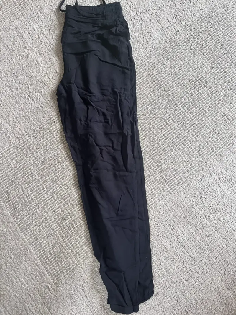 Pantalón negro elegante