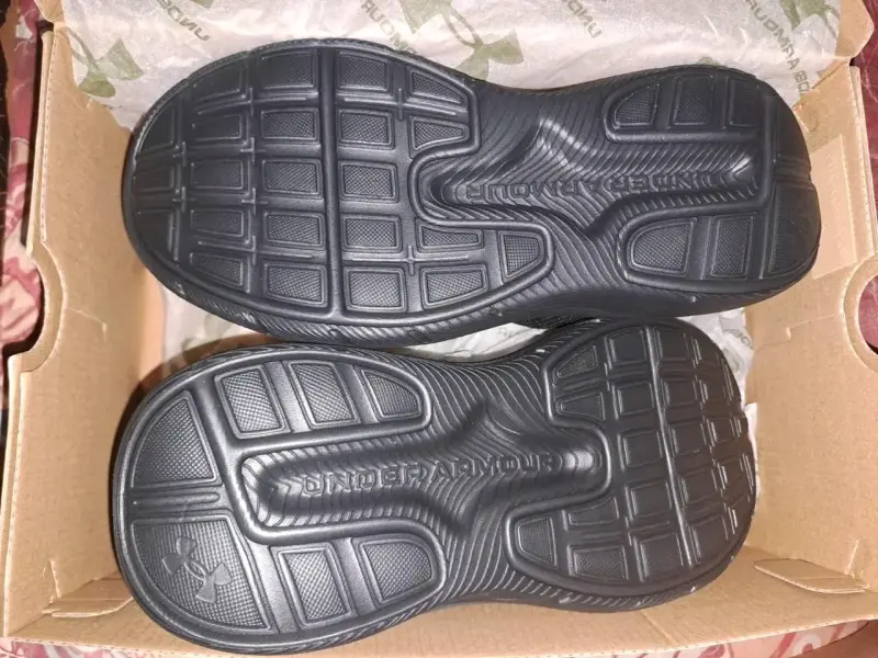 Zapatillas negras Under Armour - 3