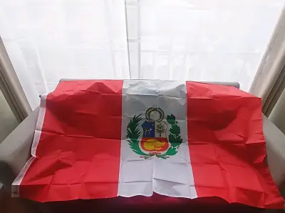 Bandera de Perú grande - miniatura 1