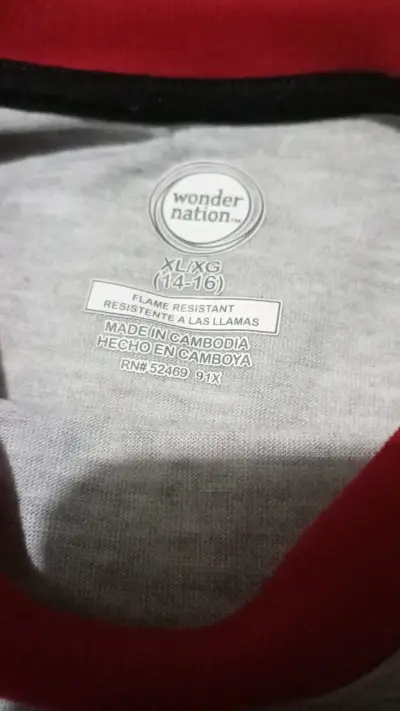 Polera infantil roja con estampado - miniatura 2