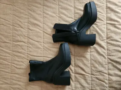 Botines negros Stradivarius - miniatura 3