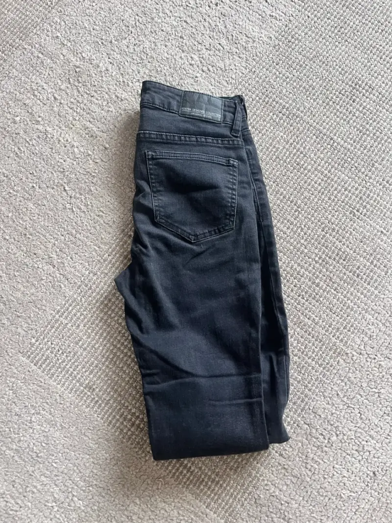 Jeans oscuros Foster
