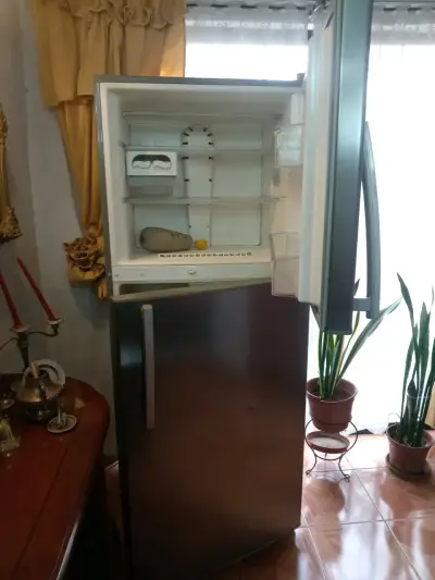 Refrigerador de dos puertas - miniatura 1