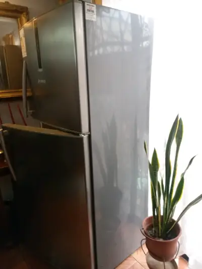 Refrigerador de dos puertas - miniatura 3