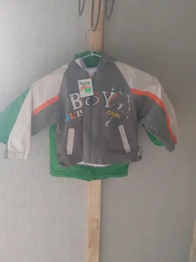 Chaqueta infantil gris y verde - miniatura 1