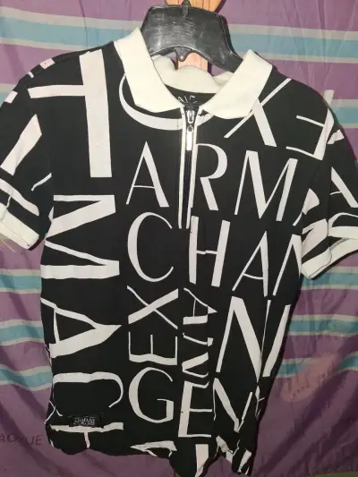 Polera negra con letras blancas armani - miniatura 1