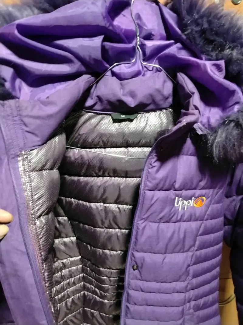 Chaqueta morada con capucha - 1