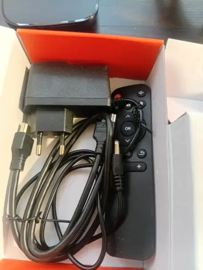 TV Box MX10 con control remoto - miniatura 3