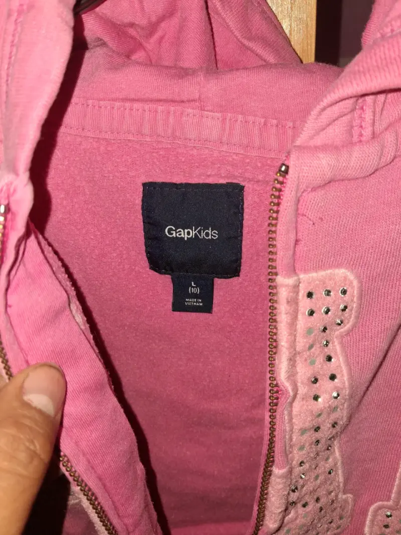 Polerón rosado GAP con capucha - 2