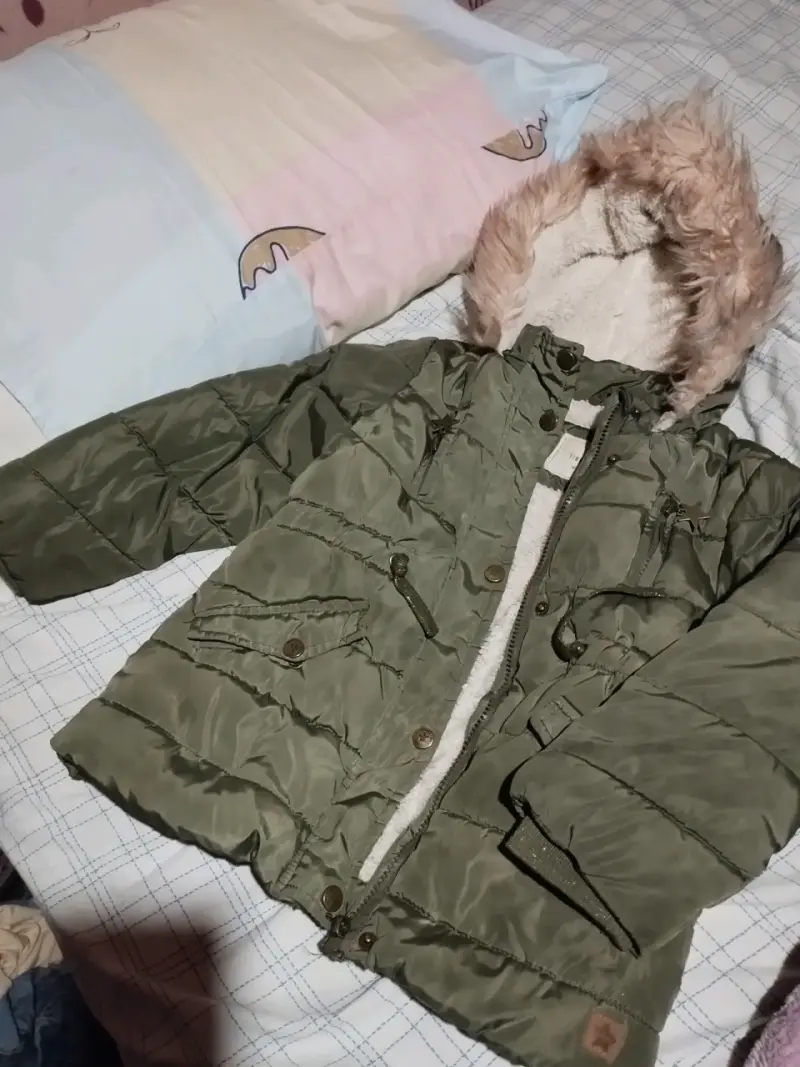 Parka verde con capucha - 1