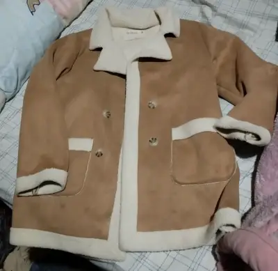 Parka verde con capucha - miniatura 3