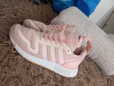 Zapatillas deportivas rosadas - miniatura 1