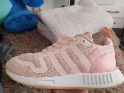 Zapatillas deportivas rosadas - miniatura 3