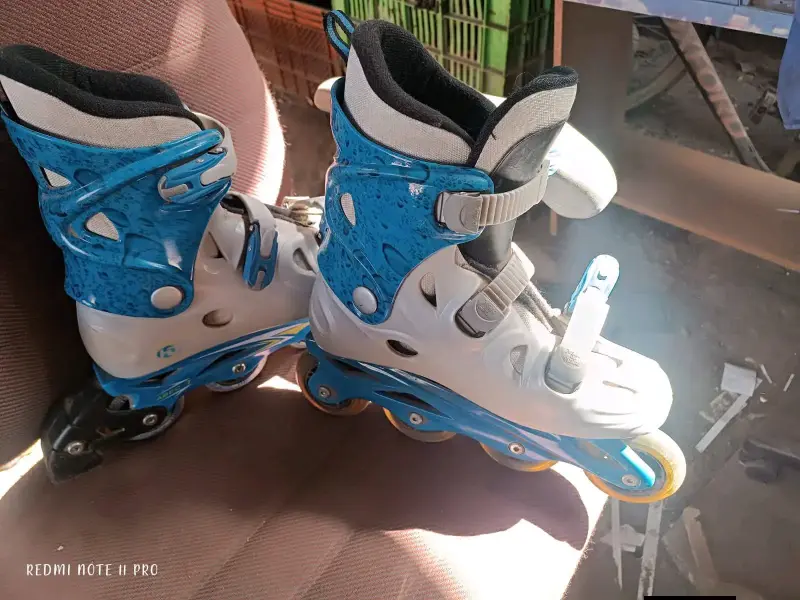 Patines en línea azul y blanco - 1