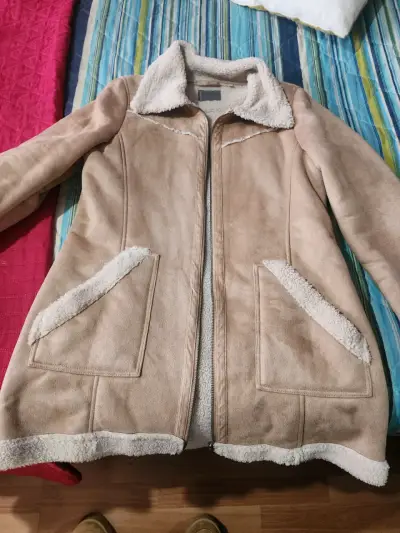 Abrigo de gamuza beige - miniatura 1