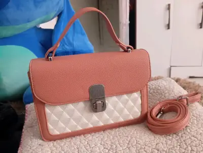 Bolso de mano color rosa - miniatura 1