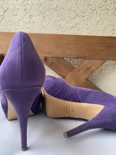 Tacones morados abiertos - miniatura 4