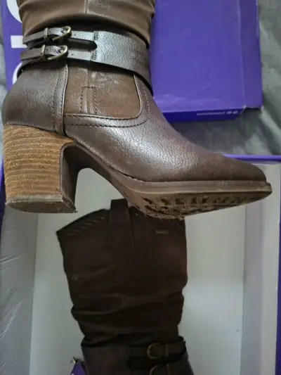 Botas altas marrones con hebillas - miniatura 4