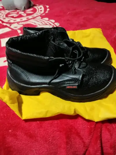 Zapatos de seguridad negros - miniatura 1