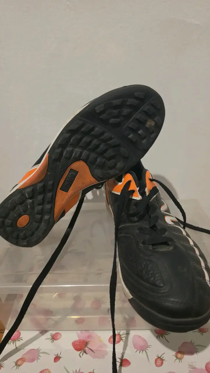 Zapatillas deportivas negras y naranjas - 3
