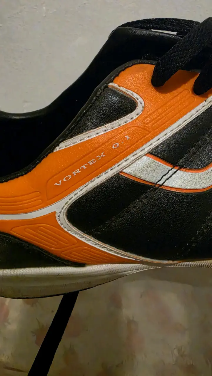 Zapatillas deportivas negras y naranjas - 5