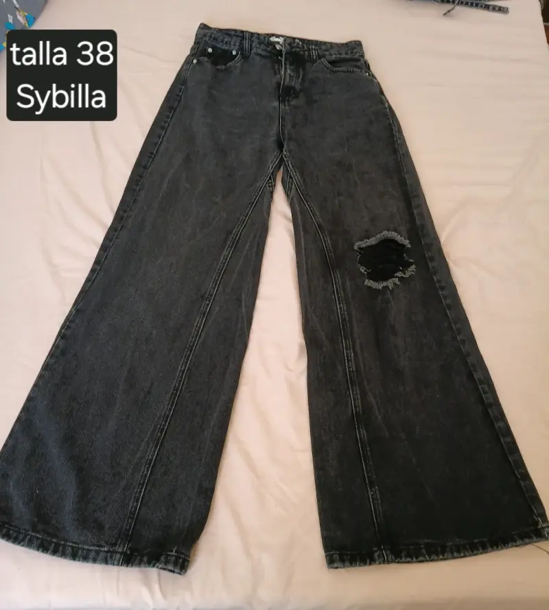 Jeans negros rotos talla 38