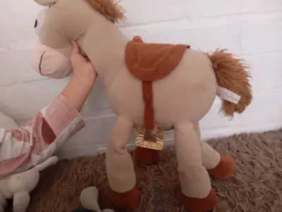Peluche caballo tiro al blanco - miniatura 1