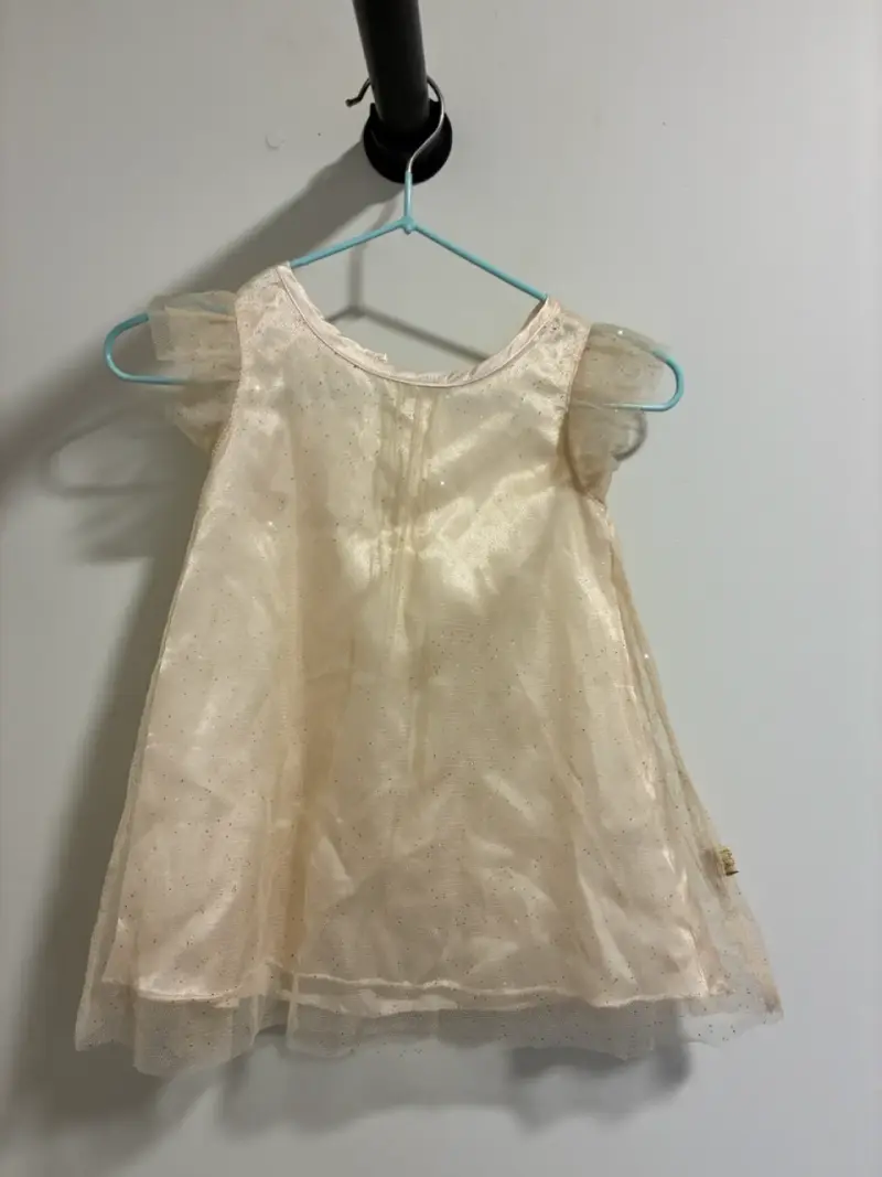 Vestido de niña beige brillante - 1