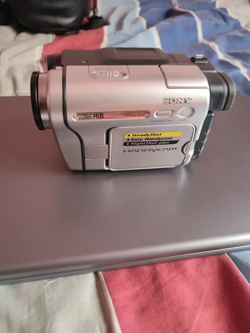 Videocámara Sony Handycam CCD-TRV338 Hi8 + Kit - 1